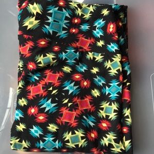 NWT LuLaRoe TC Leggings Black Background Aztec